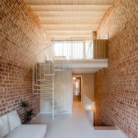 Stucco House, Rock Of Gibraltar, Stairs Window, Spiral Stair, Luz Natural, Structural Engineering, Terrace House, Architecture Firm, Contemporary Architecture