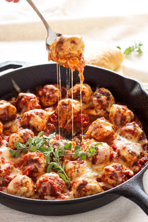 Skillet Meatballs in Marinara Sauce by Recipe Runner Skillet Meatballs, Marinara Sauce Recipe, Skillet Dinners, Fettuccine Alfredo, Turkey Meatballs, Food Blogs, Minestrone, Tikka Masala, Meatball Recipes