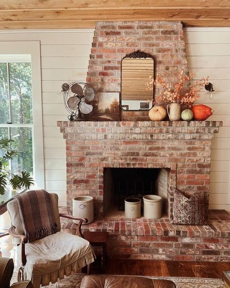 Ranch House Fireplace, Cottage Stone Fireplace, Red Brick Fireplace Mantle, Real Fireplace Ideas, Brick Corner Fireplace, Fireplace In Corner, Brick Fireplace Hearth, Farmhouse Hearth, Brick Fireplace Ideas