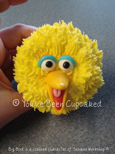 Big Bird! Big Bird Cookies Decorated, Big Bird Birthday Party, Big Bird Cake, Big Bird Cupcakes, Cupcake Themes, Seaseme Street Birthday Party, Muppet Party, Street Dessert, Sesame Street Birthday Cakes