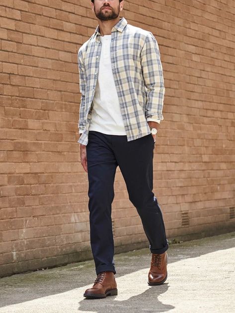 navy chinos and boots can look really simple yet respectable Navy Chinos Men, Chinos Men Outfit, Boots Men Outfit, Mens Work Outfits, Men Fashion Photoshoot, Navy Chinos, Navy Outfit, Fall Outfits Men, Mens Chinos