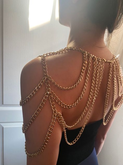 Multilayer Shoulder Chain, Layered Shoulder Necklace, Shoulder Decoration, Fringed Shoulder Chain, Boho Gold Silver Shoulder , Rave Outfit - Etsy Shoulder Jewellery, Shoulder Jewelry, Gold Body Chain, Shoulder Necklace, Chocker Necklace, Rave Outfit, Women Body, Avant Garde Fashion, Shoulder Chain