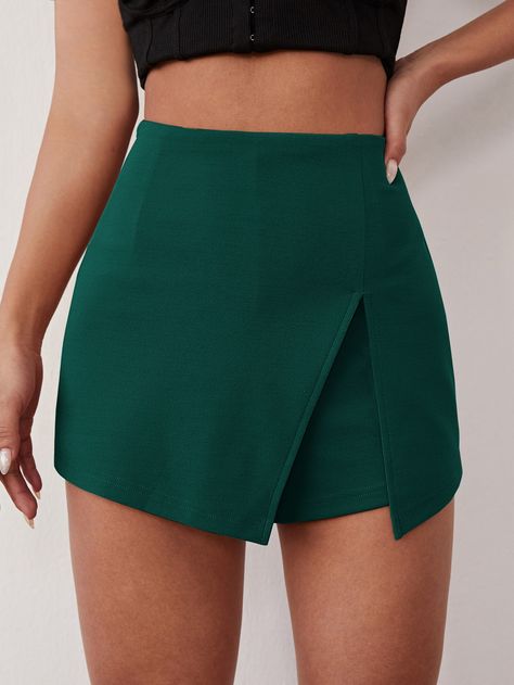 SHEIN SXY Solid Split Front SkortI discovered amazing products on SHEIN.com, come check them out! Skirt Pants Short, Short Green Skirt Outfit, Green Short Skirt Outfit, Skort Outfit Elegant, Green Skirt Short, Yacht Uniform, Skorts Skirts For Women, Kos Mos, Senior Casuals