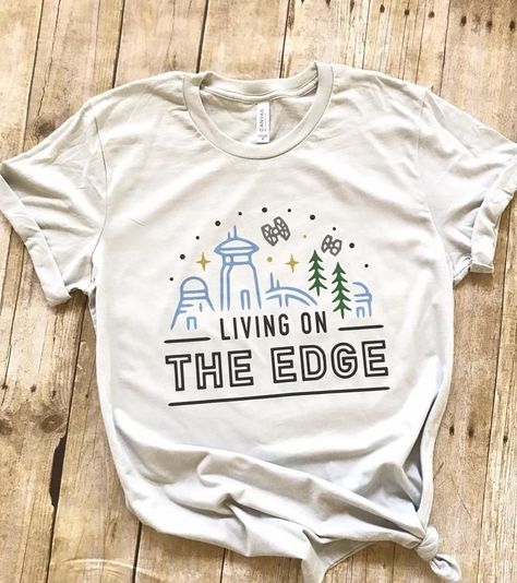 Star Wars Land, Galaxys Edge, Star Wars Galaxy's Edge, Disneyland Christmas, Cute Disney Outfits, Disney Trip Shirts, Disney World Outfits, Disney Bounding, Galaxy's Edge