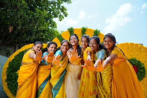 Haldi Group Photos Bride, Haldhi Stills Bride Groom, Haldi Poses For Groom With Sister, Haldhi Stills Bride, Haldi Group Photos, Groom Haldi Photoshoot, Bride Haldi Poses, Haldi Photo Shoot, Haldi Stills