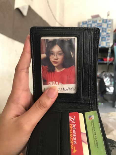 Wallet Picture For Boyfriend, Wallet Aesthetic, Couples Pic, Ideal Boyfriend, Hand Crafts, Iphone Photo App, Ideal Man, Dear Future, Dream Gift