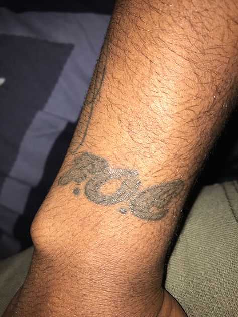 F.O.E Family Over Everything Foe Tattoos Men, Foe Tattoos, Dollar Tattoo Ideas, Over Everything Tattoo, Family Over Everything Tattoo, Everything Tattoo, Tattoo Ideas Men, Dollar Tattoo, Family Over Everything