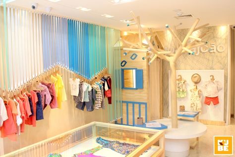 Baby Store Display, Kids Clothing Store Design, Clothing Store Design, Childrens Shop, Store Design Boutique, Shop Front Design, Boutique Interior, Retail Design Blog, Store Design Interior