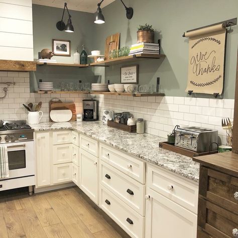 Dapur Rustic, Model Dapur, Серая Кухня, Painted Kitchen Cabinets Colors, Kitchen Diy Makeover, Kabinet Dapur, Farmhouse Kitchen Cabinets, Farmhouse Kitchen Design, Rustic Farmhouse Kitchen