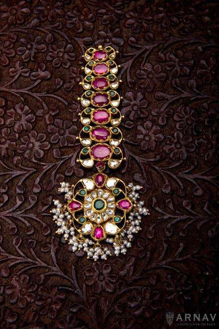 Tikka Jewelry, Indian Jewelry Earrings, Gold Necklace Indian Bridal Jewelry, Antique Jewelry Indian, Maang Tikka, Wedding Jewellery Collection, Antique Gold Jewelry, Indian Jewellery Design, Create Memories