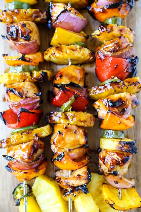 Grilling Vegetarian, Grill Kabobs, Hawaiian Teriyaki Chicken, Chicken Skewers Grilled, Grill Sides, Food Pakistani, Teriyaki Skewers, Chicken Kabob Marinade, Chicken Hawaiian