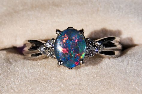 Black opal engagement ring. Diamonds are too common. Black Opal Engagement Ring, Art Coquillage, Black Opal Ring, Opal Engagement, Engagement Rings Opal, Beautiful Engagement Rings, Pretty Rings, Dieselpunk, Black Opal