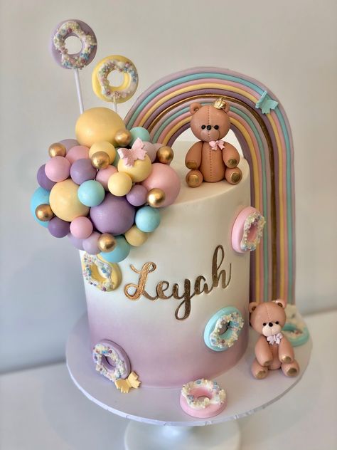 Rainbow Teddy Bear Cake, Cake Hbd, Best Birthday Cake Designs, Teddy Bear Birthday Cake, Gigi Birthday, Teddy Cake, Teddy Bear Baby Shower Theme, Bear Baby Shower Cake, Toddler Birthday Cakes