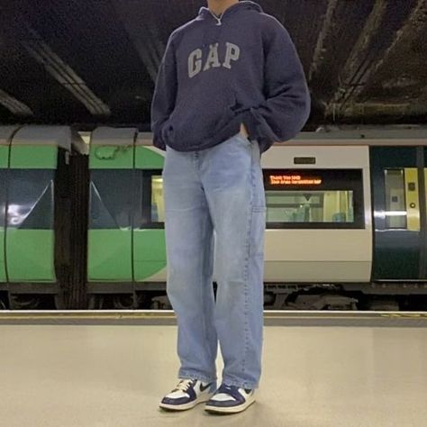 pinterest//@shaizzleee🧚🏽‍♀️ Mens Trendy Outfits, Street Style Outfits Men, Aesthetic Boys, Mens Outfit Inspiration, Mens Fashion Streetwear, Stylish Mens Outfits, Indie Outfits, Streetwear Men Outfits, Men Fashion Casual Outfits