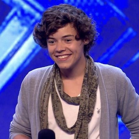 Harry Styles X Factor, Harry Styles 2010, Harry 1d, Secret Crush, Harry Styles Pictures, Mr Style, Pretty Smile, X Factor, Treat People With Kindness