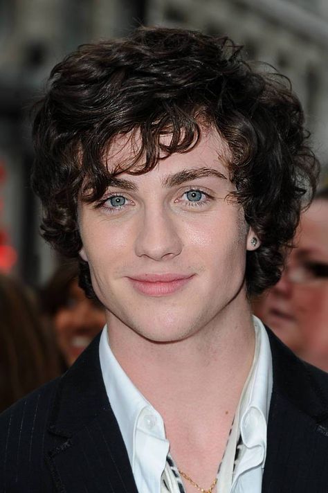 Aaron Johnson at the 'Angus, Thongs And Perfect Snogging' UK Premiere in 2008. Aron Tyler Johnson, Aron Taylor Johnson, Kickass Aaron Taylor Johnson, Aaron Taylor Johnson Mustache, Aaron Taylor Johnson 2022, Angus Thongs And Perfect Snogging Aaron Taylor Johnson, Aaron Taylor Johnson Angus Thongs, Aaron Taylor Johnson Nowhere Boy, Angus Thongs And Perfect Snogging