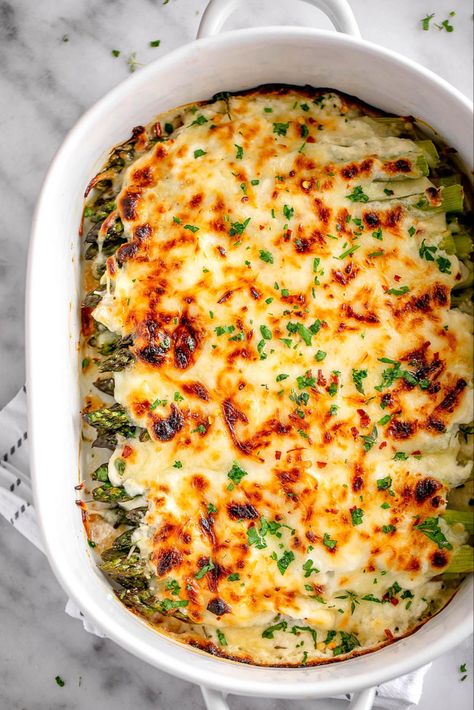 Cheesy Asparagus Casserole, Asparagus Casserole Recipes, Cheesy Asparagus, Asparagus Casserole, Asparagus Recipes Baked, Baked Asparagus, Vegetable Casserole, Best Side Dishes, Asparagus Recipe