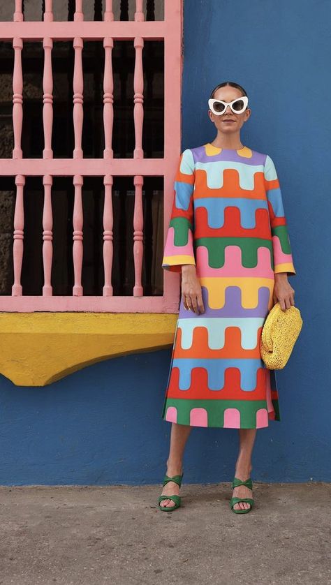 Blue And Yellow Fashion, Different Patterns Outfits, Colorful Dresses Casual, Colourful Clothes, Colorful Clothing, Blair Eadie, Pattern Outfits, Abstract Fashion, Bold Dresses