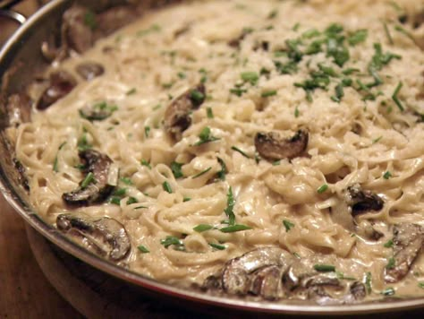 Fettuccine with White Truffle Butter and Mushrooms recipe from Ina Garten via Food Network Pasta With Mushrooms, Mushrooms Recipes, Barefoot Contessa Recipes, Food Savory, Truffle Cream, Truffle Pasta, Sautéed Mushrooms, Pasta Meals, Ina Garten Recipes