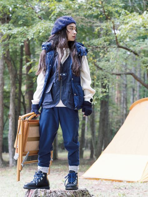 Punk Hiking Outfit, Japanese Hiking Outfit, Outfit Camp, Japanese Camping, Trekking Outfit, Camping Outfits For Women, Hiking Style, Mountain Girl, Camp Style