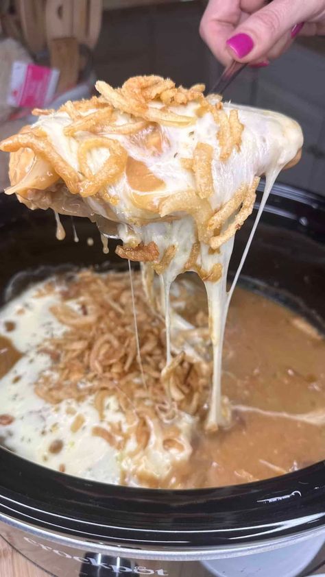 Do you love Crockpot French Onion Chicken? Do you love chicken? I am sure, you are in the right spot for this easy & delicious family meal. French Onion Crockpot, French Onion Chicken Soup, Crockpot French Onion Chicken, Crock Recipes, Chicken French, Crockpot Recipes Chicken, Tomato Tortellini Soup, Crock Pot Ideas, Chicken Pot Pie Soup