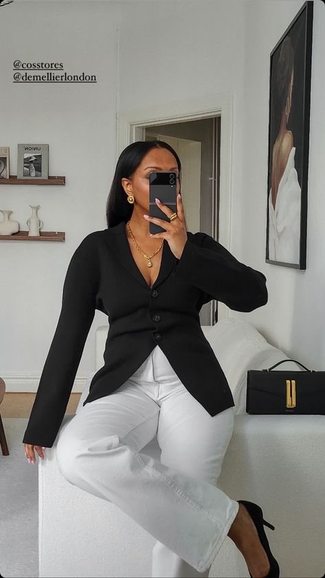 Cooperate Baddie, Minimalist Fits, Cardigan And Jeans, Black And White Cardigans, Church Fits, 2024 Outfits, Office Inspo, Uptown Girl, Stylish Work Attire