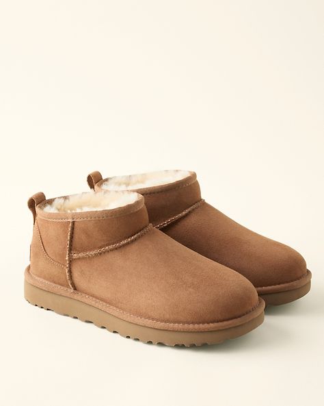 Cute Boots For Teens, Ugg Slippers Mini, Uggs For Women, Uggs Ankle Boots, Ankle Ugg Boots, Ultra Mini Boots, Uggs Classic, Mid Uggs, Shoes Ughs