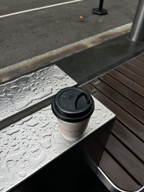 Rainy Coffee Shop Aesthetic, Rainy Day Coffee Shop, Rainy Coffee Shop, Coffee Run Aesthetic, Aesthetic Raining, Rainy Coffee, Rainy Day Coffee, Run Aesthetic, Photo Of Coffee