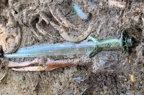 Well-preserved 3,000-year-old sword found in Germany | HeritageDaily - Archaeology News Types Of Swords, Archaeology News, Header Image, Ancient Aliens, Bronze Age, 14th Century, Bavaria, Natural History, Archaeology