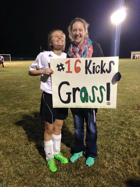 Lacrosse Signs For Games, Funny Football Signs For Players, Soccer Fan Signs, Signs For Boyfriend, Soccer Game Posters Ideas, Poster Ideas Diy, Sport Poster Ideas, Soccer Senior Night Posters, Asylum Party