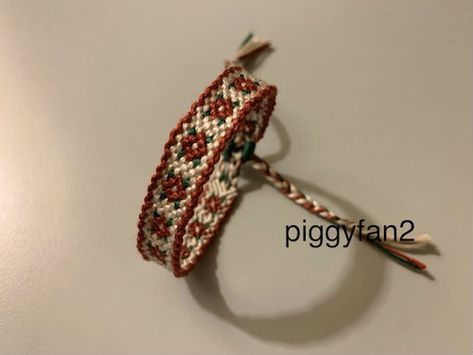 Thread Bracelets Color Ideas, Indie Friendship Bracelet, Stars Bracelet Pattern, Floral Friendship Bracelet Pattern, Cherry Bracelet Pattern, Coquette Friendship Bracelet, Small Friendship Bracelet Patterns, Matching Diy Bracelets, Autumn Friendship Bracelet