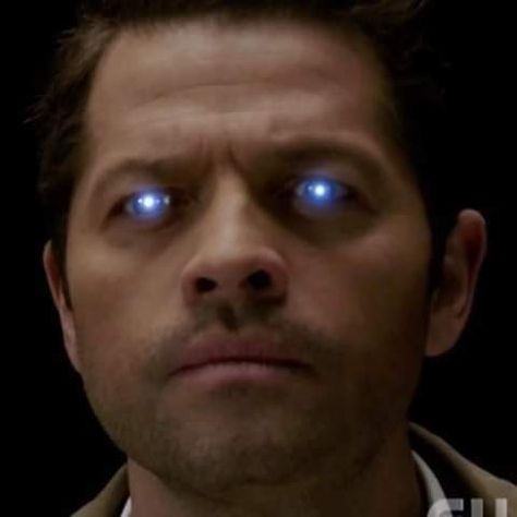 Castiel Castiel Angel, Supernatural Destiel, Tv Supernatural, Garden Angels, Supernatural Fandom, Cute Eyes, Misha Collins, Angel Eyes, Destiel