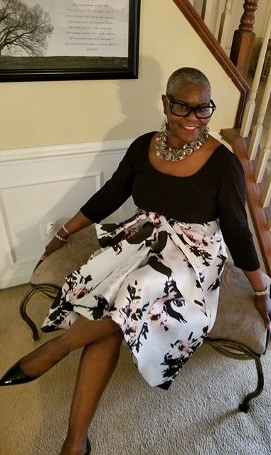 Older Black Woman Aesthetic, Baddie Grandma, Old Black Lady, Older Black Woman, Bald Women Style, Black Grandma, Classy Black Women, Short Gray Hair, Tapered Natural Hair Cut