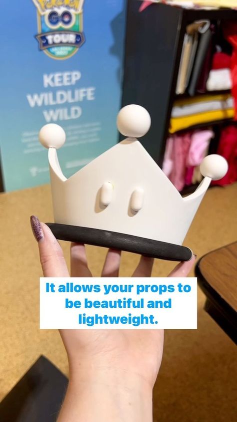 Have you used foam clay before? 👀 This stuff is seriously amazing if you wanna make props, decorations, of whatever your heart desires. My Super Crown would not be possible without this stuff. I’ve seen some friends do super cool things with this stuff! I know @cosplaychoco used it to make gorgeous details by using the stuff in silicone molds. I’m super excited that most of the foam work on my Bowsette style Piranha Plant cosplay is almost done! I spent most of the weekend sanding and priming Cosplay Crown Diy, Making Cosplay Props, Polymer Clay Crown, Foam Clay Cosplay, Foam Mask Diy, Plant Cosplay, Cosplay Props Diy, Foam Cosplay Diy, Foam Clay Crafts