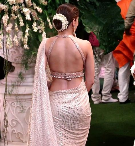 Kriti Sanon Blouse Designs, Backless Blouse Designs Saris, Halter Neck Blouse Design, Saree Jacket Designs, Bride Looks, Halter Neck Blouses, Saree Blouse Neck Designs, Backless Blouse Designs, New Saree Blouse Designs