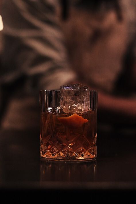 Rock Aesthetic, Alcohol Aesthetic, Its A Mans World, Old Fashioned Cocktail, Mans World, Scotch Whisky, Dark Aesthetic, Scotch, Bourbon