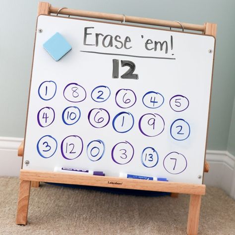 Simple and Effective Literacy or Math Game: Erase 'Em - Susan Jones Math Games Kindergarten, Games Kindergarten, Kindergarten Math Games, Math Talk, Literacy Games, Kindergarten Games, Math Groups, Fun Math Games, Math Game