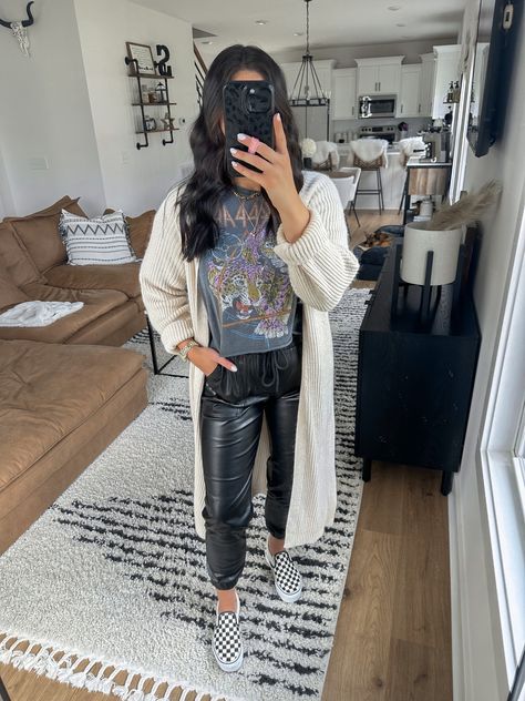 Thanksgiving Jogger Outfit, Cream Leather Joggers Outfit, Leather Cargo Joggers Outfit, Brunch Nashville Outfit, Fall Outfit Leather Pants, Black Leather Joggers Outfits Casual, Business Joggers Outfit, Platform Vans Outfit Fall, Leather Jogger Pants Outfit