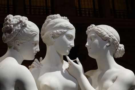 Bertel Thorvaldsen, Pose Ref, Antonio Canova, Anatomy Sculpture, The Three Graces, Classic Sculpture, Greek Statues, Greek Sculpture, Three Graces