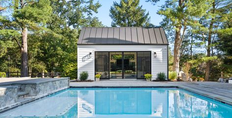 Studio Mcgee Pool House, Shed Pool House Ideas, Tiny Pool House, Adu Designs, Small Pool House, Cottage Addition, Mil Suite, Shed Pool House, Backyard Pool House