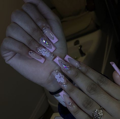 Latina Nail Inspired, Best Acrylic Nails Medium, Latina Acrylic Nails Medium, Latina Nails Medium Length, Summer Latina Nails, Nails Copy And Paste Latina, Latina Nails Medium, Medium Square Acrylic Nails Designs Pink, Black Latina Nails