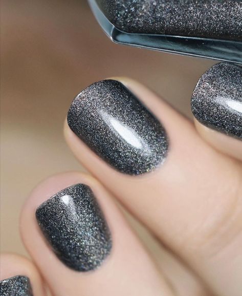 Dip Nail Colors Winter, Gray Glitter Nails, Dark Silver Nails, Silver Nails Dip Powder, Pewter Nails, Dark Nail Colors Winter, Black Dip Powder Nails Short, Gunmetal Nails, Dark Gray Dip Nails