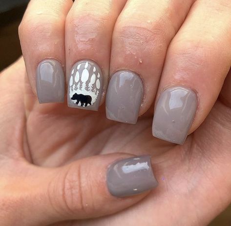 Black Bear Nails Designs, Indigenous Nail Art Designs, Bear Paw Nails, Nature Themed Nail Art, Outdoor Themed Nails, Yellowstone Nail Art, Wildlife Nail Art, Woodsy Nail Designs, Black Bear Nails