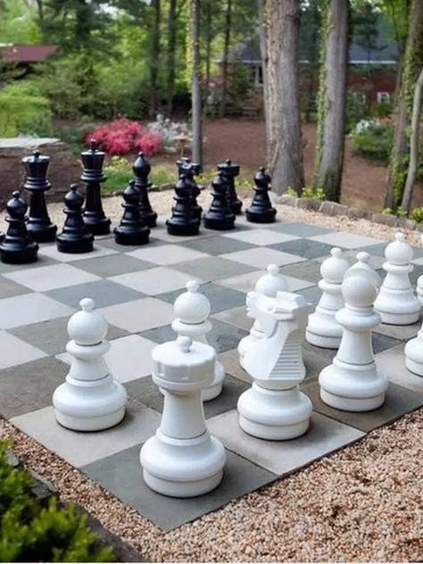 15 Wedding Lawn Games to Enjoy at Your Outdoor Reception Giant Checkers, Lawn Games Wedding, Giant Chess, Game Area, Chess King, Chess Set Unique, Chess Master, Games Diy, Harry Potter Wedding