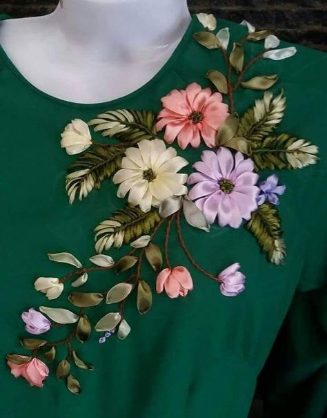 Ribbon embroidery ideas 2024 Hand Ideas, Silk Ribbon Embroidery Tutorial, Sulaman Pita, Silk Ribbon Embroidery Patterns, Ribbon Embroidery Kit, Ribbon Embroidery Tutorial, Hand Embroidery Dress, Kurti Embroidery Design, Hand Embroidery Patterns Flowers