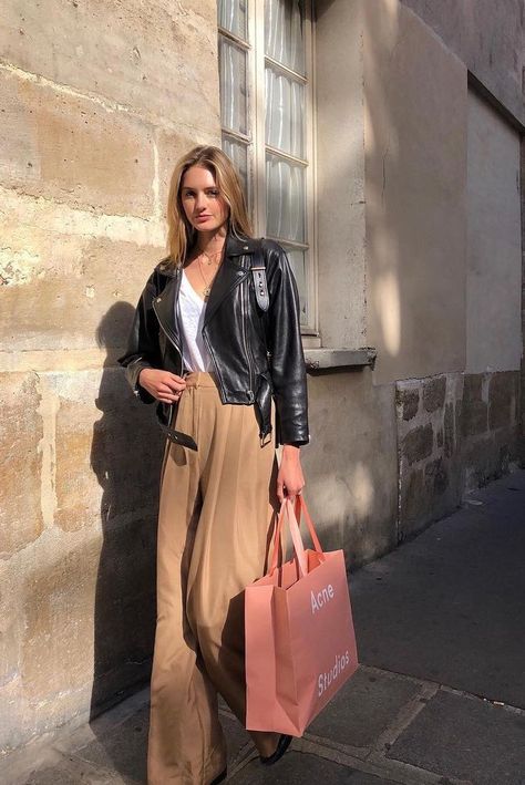 Camel Pants Outfit, Sanne Vloet, Camel Pants, Fall Pants, Fashion Tag, Hipster Outfits, Mode Casual, Autumn Street Style, Camel Coat