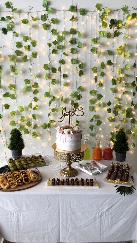 Greenery Birthday Decor, Plant Themed Birthday Party Decor, Green Floral Party Decor, Greenery Theme Party, Earthy Birthday Party Theme, Nature Decorations Party, Green Aesthetic Party Decoration, Plant Themed Party Decor, Greenery Birthday Party Decor