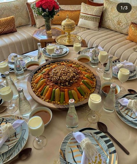 Moroccan Fine Dining, Dinner Presentation Ideas, Moroccan Party Food, Food Family Dinner, Morocco Food, Morocco Aesthetic, Food Set Up, Moroccan Dishes, Moroccan Food