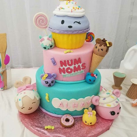 Num noms birthday cake! Num Noms Cake, Num Noms Birthday Party, Easy Birthday Treats, Nom Noms Toys, Easy Birthday, Fun Birthday Party, Girl Cake, 10th Birthday Parties, Birthday Treats