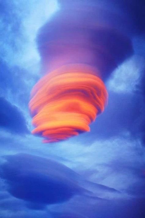 Laguna Beach Florida, Beautiful Sky Pictures, Lenticular Clouds, Canada Photography, Beautiful Photos Of Nature, Natural Phenomena, Ocean Photography, Fantasy Artwork, Image Photography